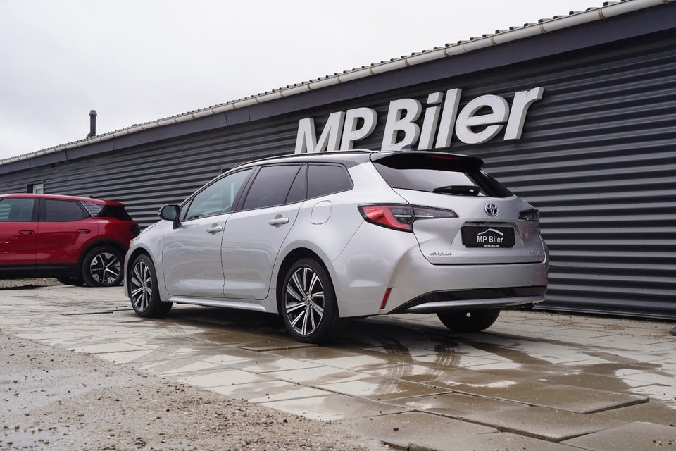 Toyota Corolla 1,8 Hybrid Active Premium Touring Sports MDS 5d