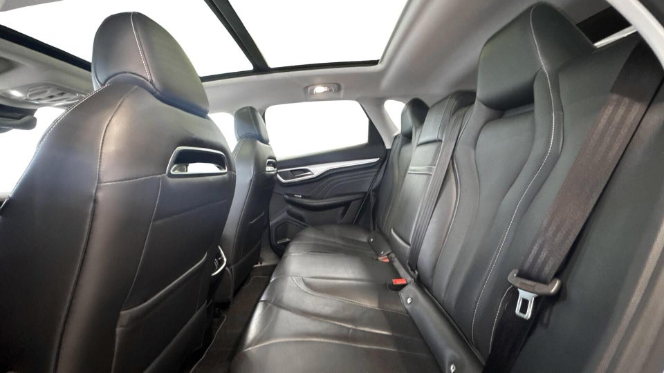 MG Marvel R Luxury 5d