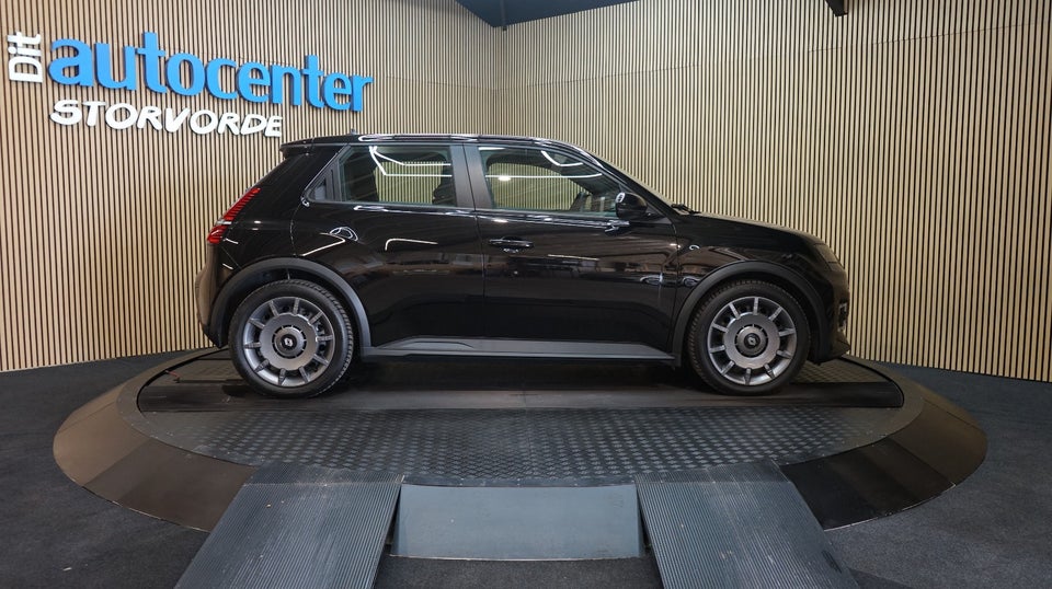 Renault 5 E-Tech 40 Evolution 5d