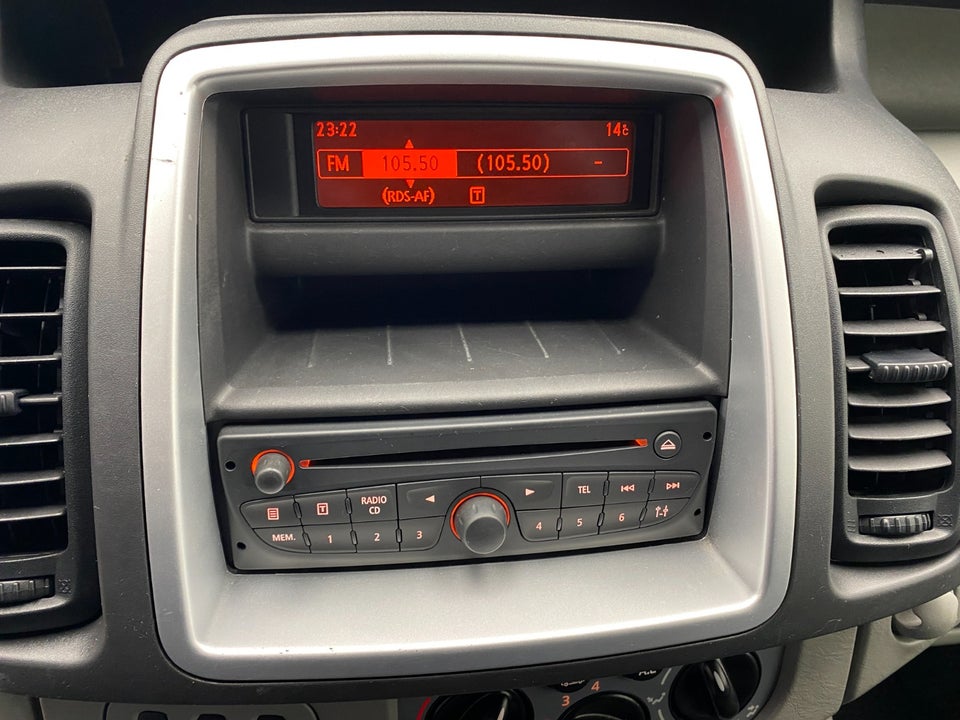 Renault Trafic T27 2,0 dCi 115 L1H1 Kombi 4d