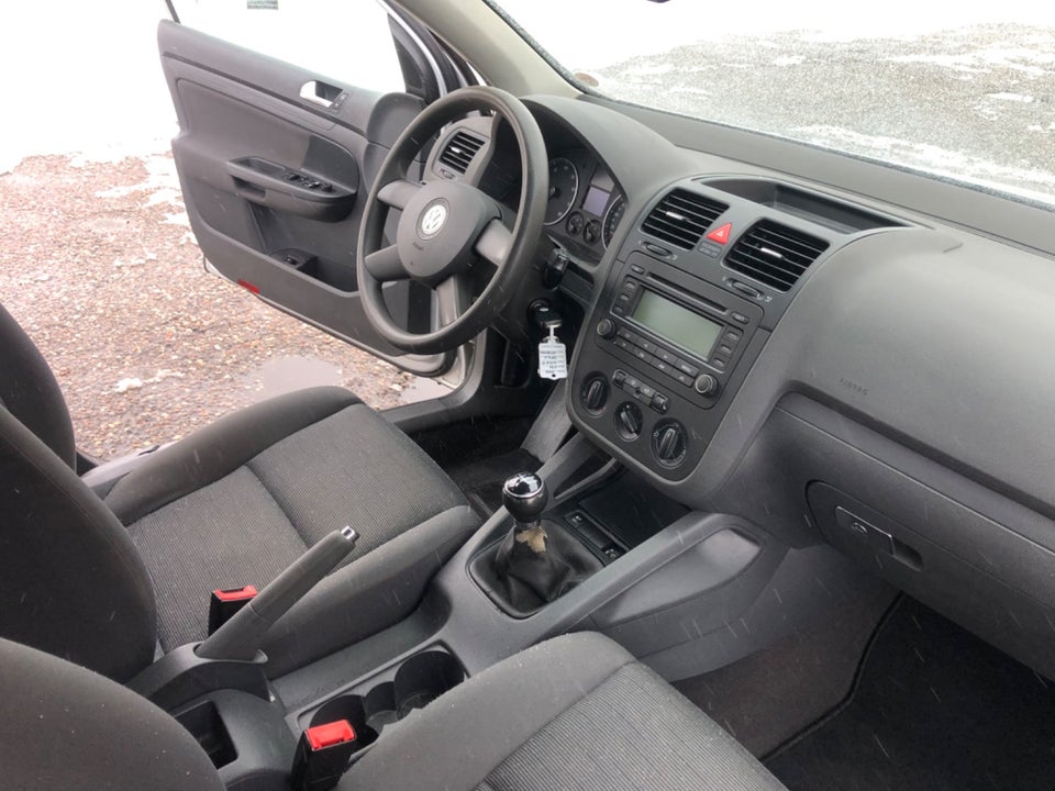 VW Golf V 1,6 Comfortline 5d