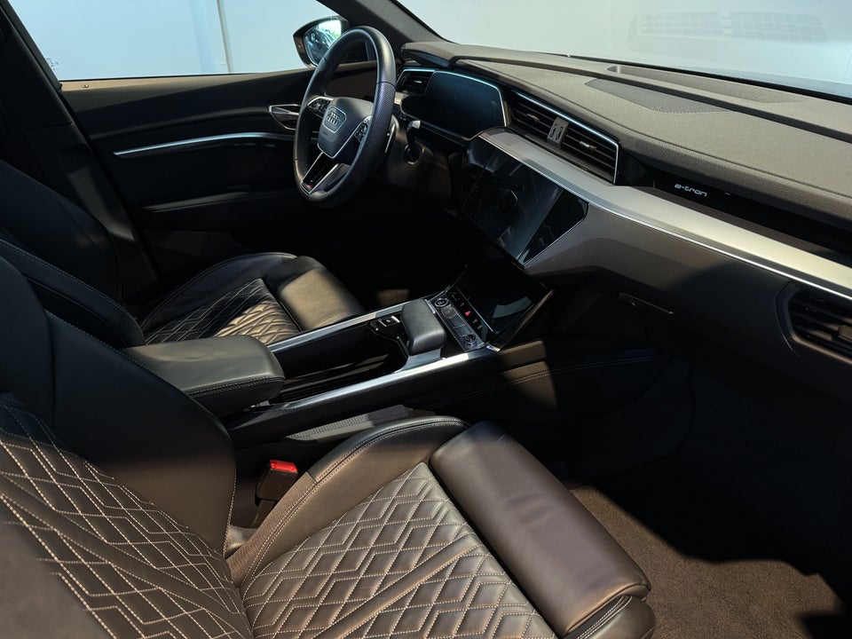 Audi Q8 e-tron 55 S-line Sportback quattro 5d