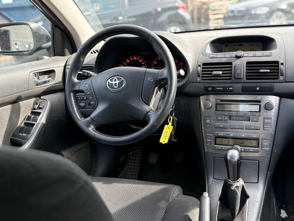 Toyota Avensis 2,0 Sol 4d