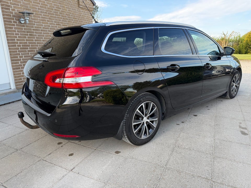 Peugeot 308 1,6 BlueHDi 120 Style SW 5d