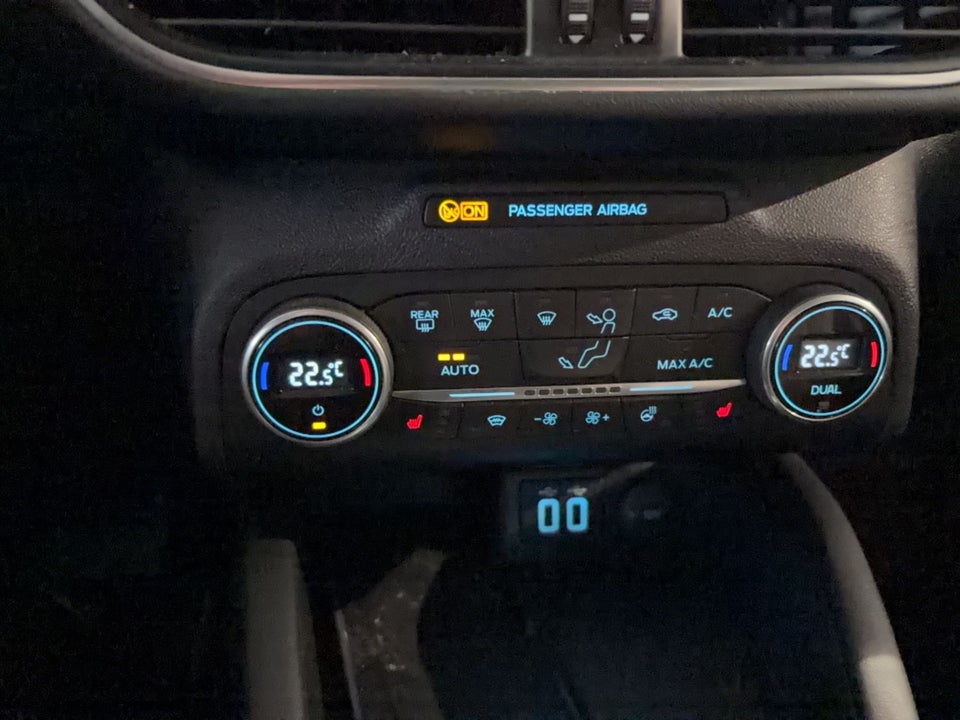 Ford Kuga 2,5 PHEV Vignale CVT 5d