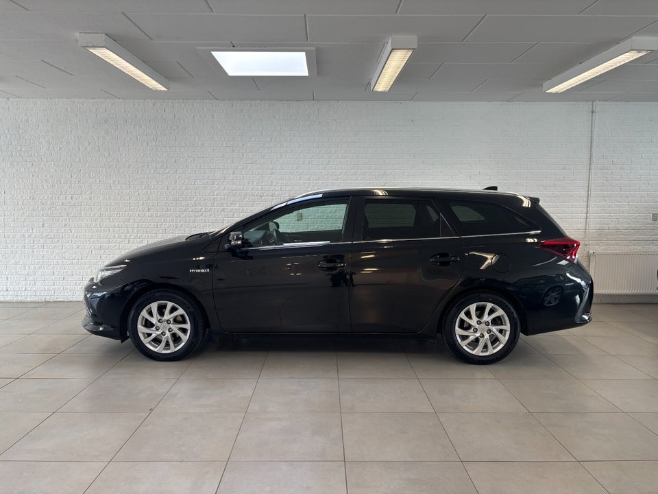 Toyota Auris 1,8 Hybrid H1 Touring Sports CVT 5d