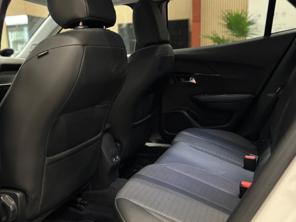 Peugeot 2008 1,2 PureTech 130 Selection Tech EAT8 5d