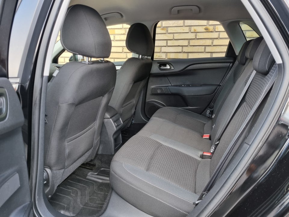 Citroën C4 1,2 PureTech 130 Feel EAT6 5d