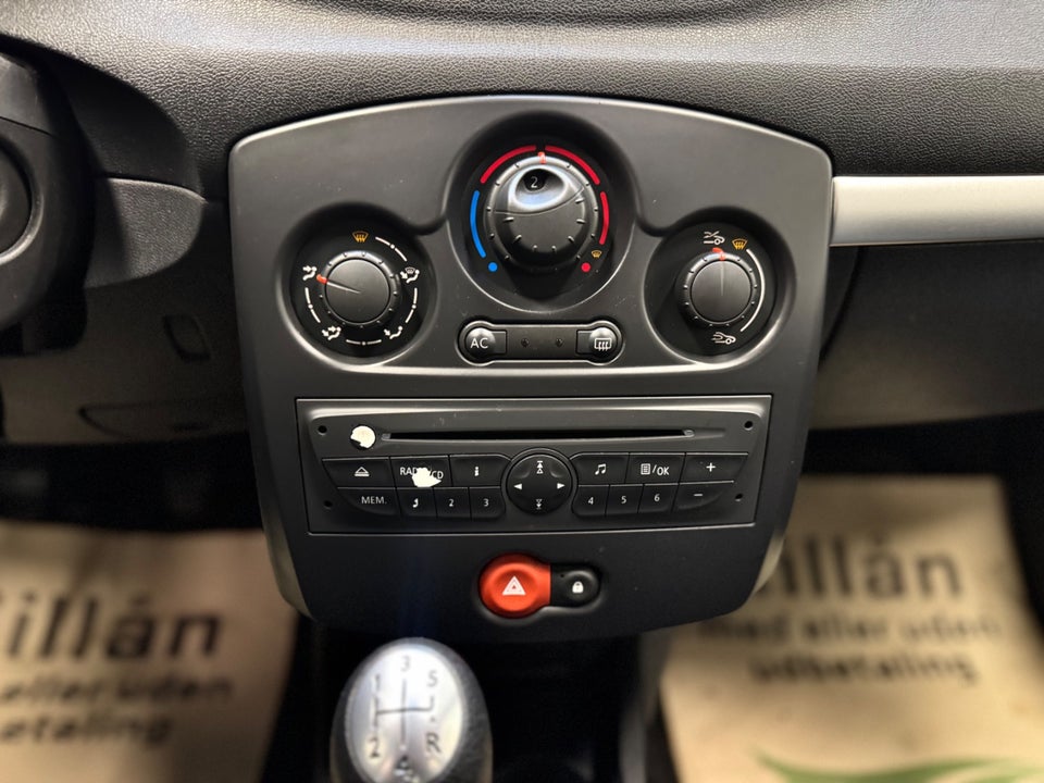 Renault Clio III 1,2 16V Authentique 5d