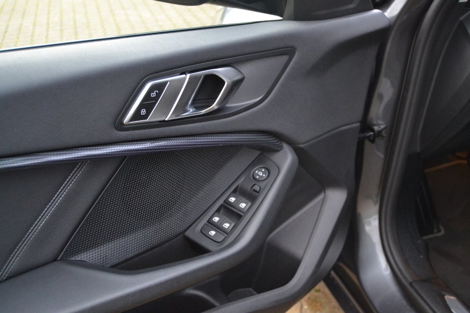 BMW 118i 1,5 Sport Line 5d