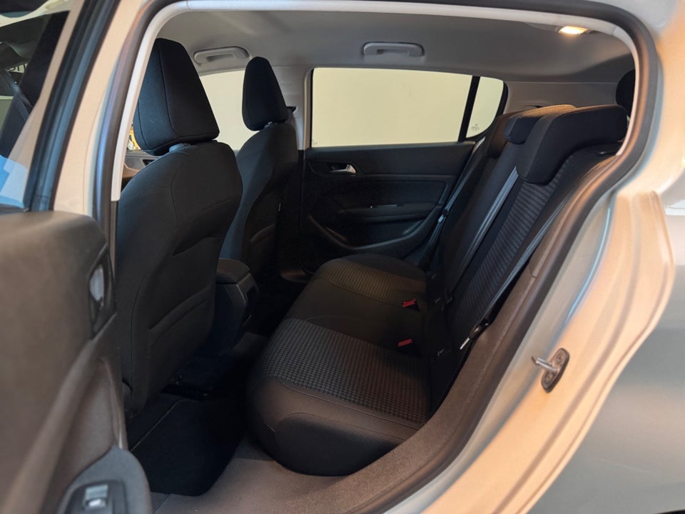 Peugeot 308 1,5 BlueHDi 130 Active 5d