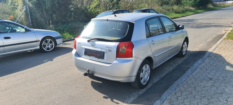 Toyota Corolla 1,6 Terra 5d