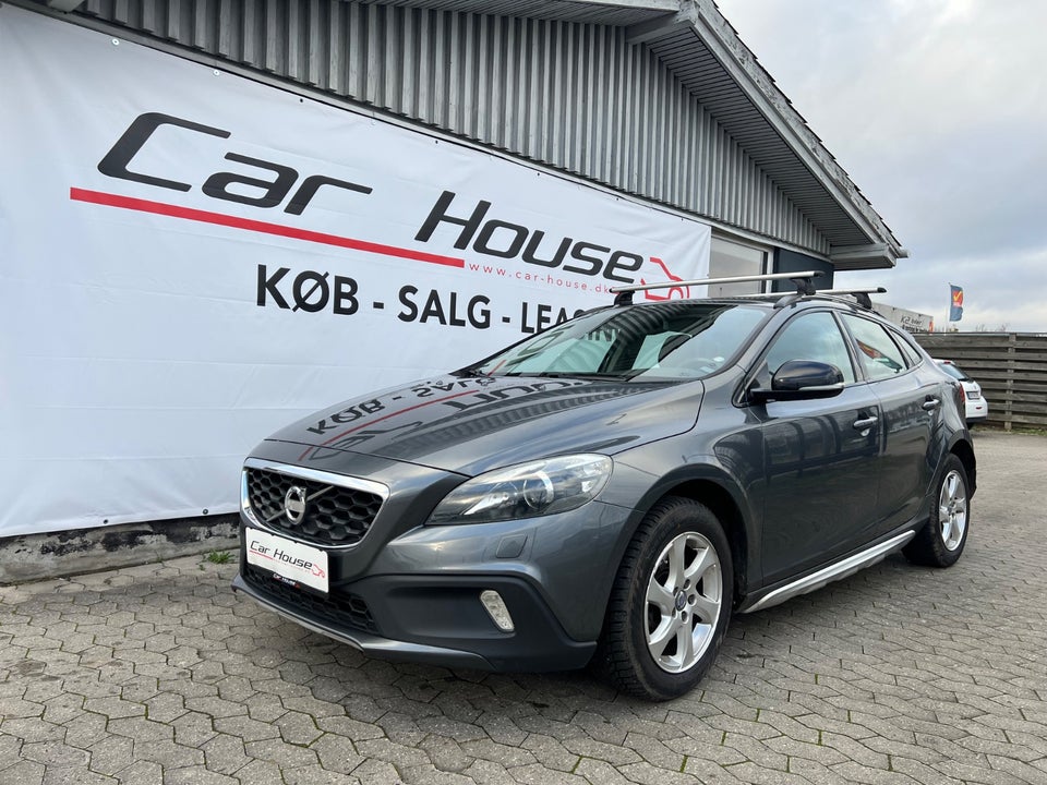 Volvo V40 CC 1,6 D2 115 Summum 5d