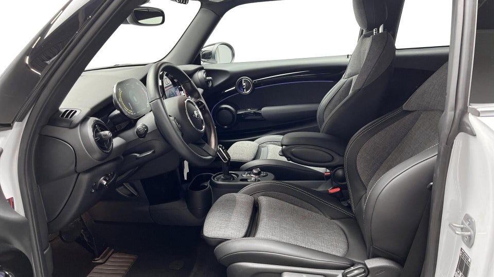 MINI Cooper SE Classic Trim 3d