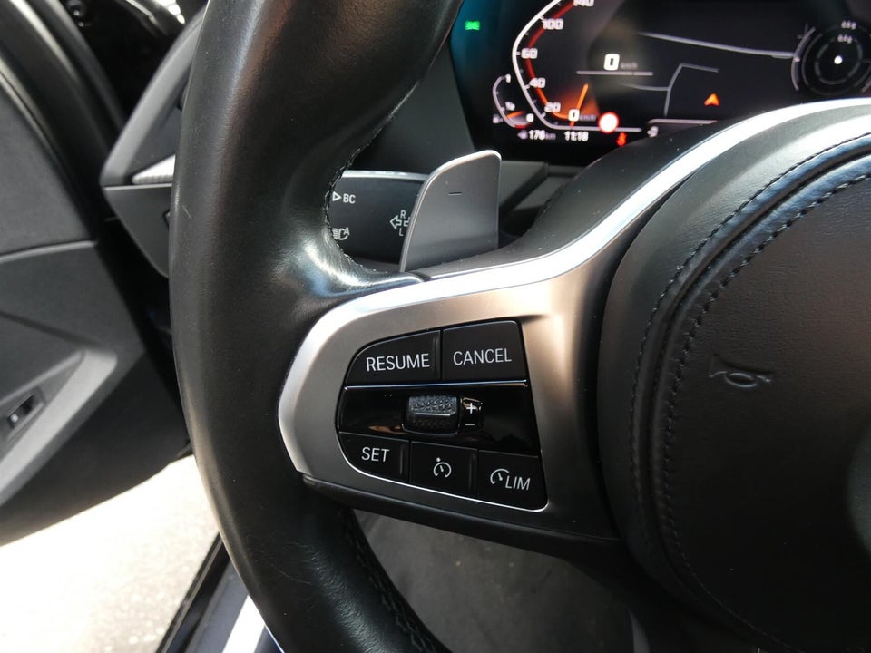 BMW M135i 2,0 Connected xDrive aut. Van 5d