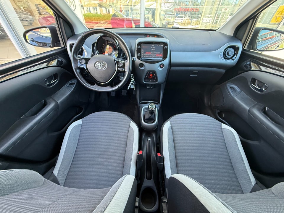 Toyota Aygo 1,0 VVT-i x-pression 5d