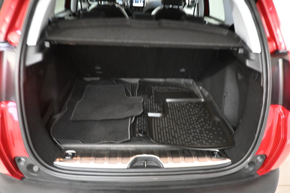 Peugeot 2008 1,6 BlueHDi 100 Allure 5d