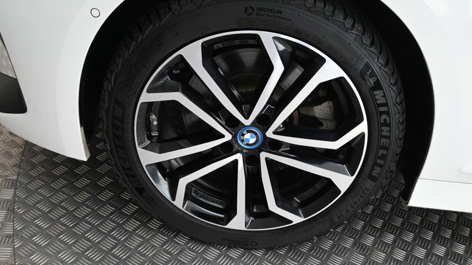 BMW 330e 2,0 M-Sport aut. 4d