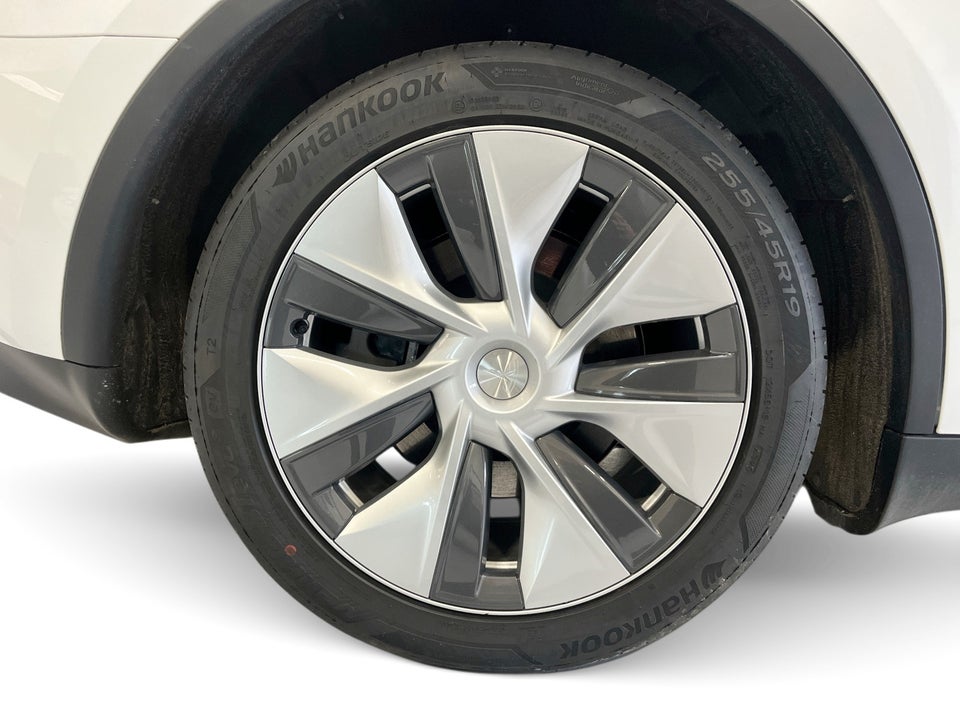 Tesla Model Y RWD 5d