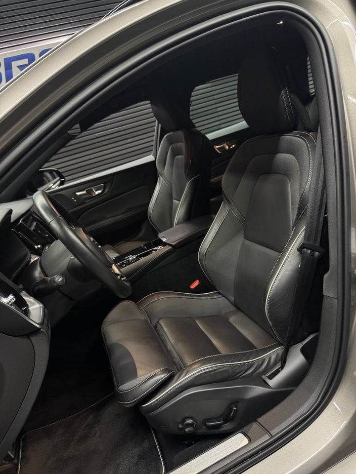 Volvo V60 2,0 T6 ReCharge R-Design aut. AWD 5d