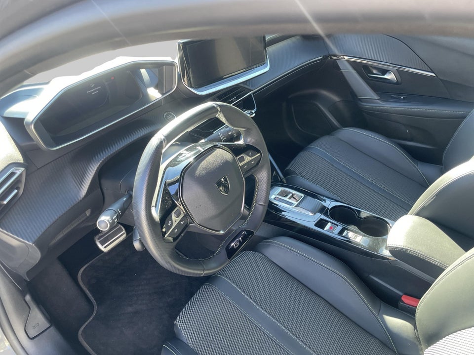 Peugeot e-208 54 GT 5d