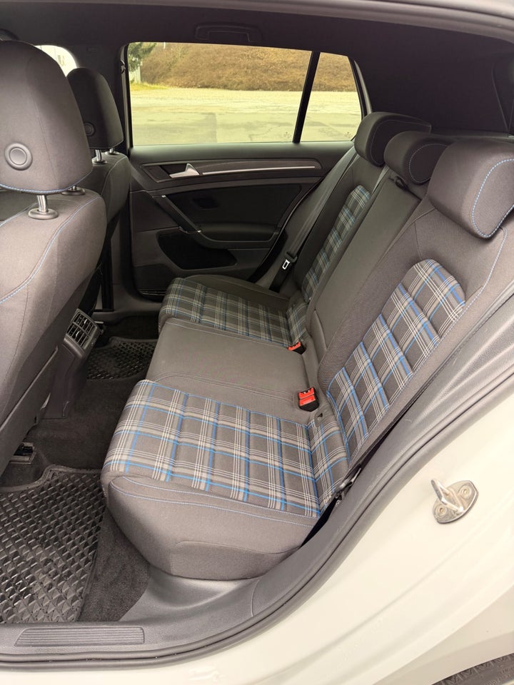 VW Golf VII 1,4 GTE DSG 5d