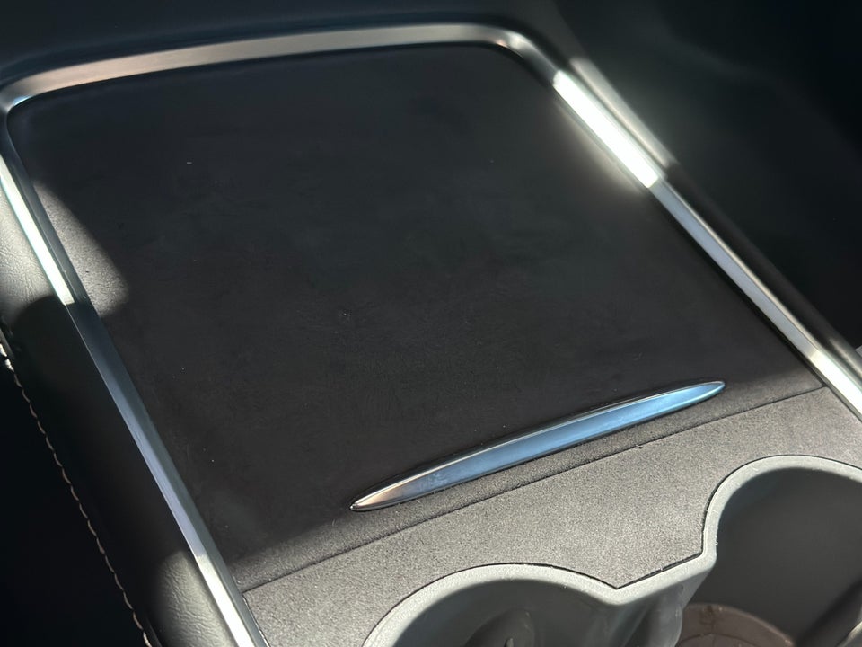 Tesla Model Y Long Range AWD 5d