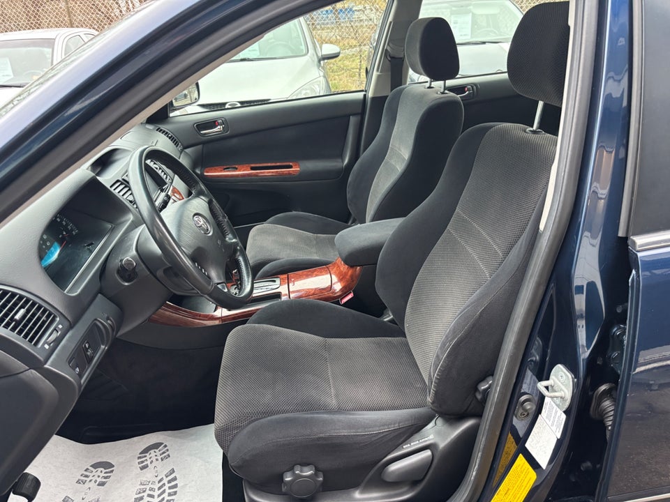 Toyota Camry 2,4 VVT-i aut. 4d