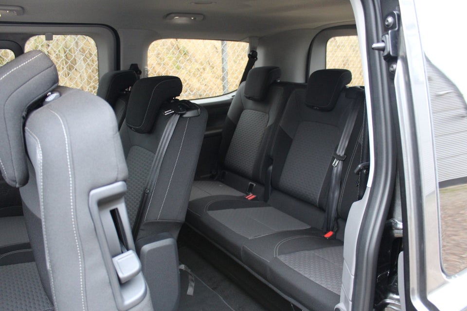 VW e-Caravelle Life SWB