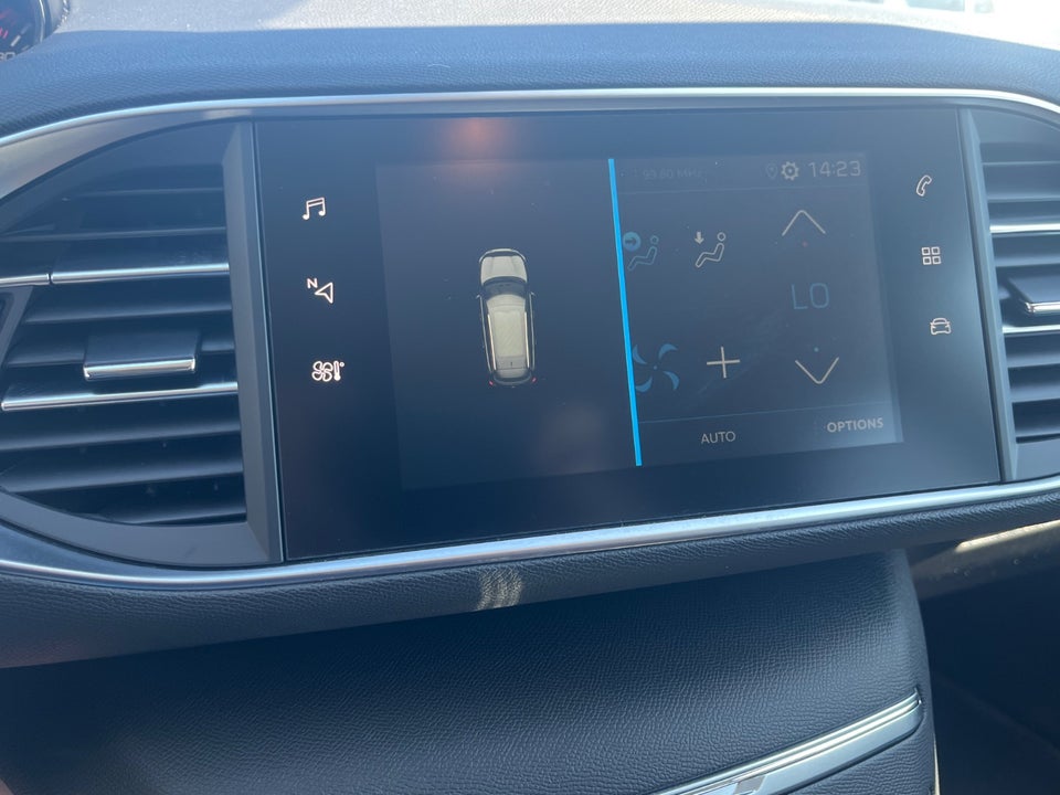 Peugeot 308 1,5 BlueHDi 130 Style SW 5d