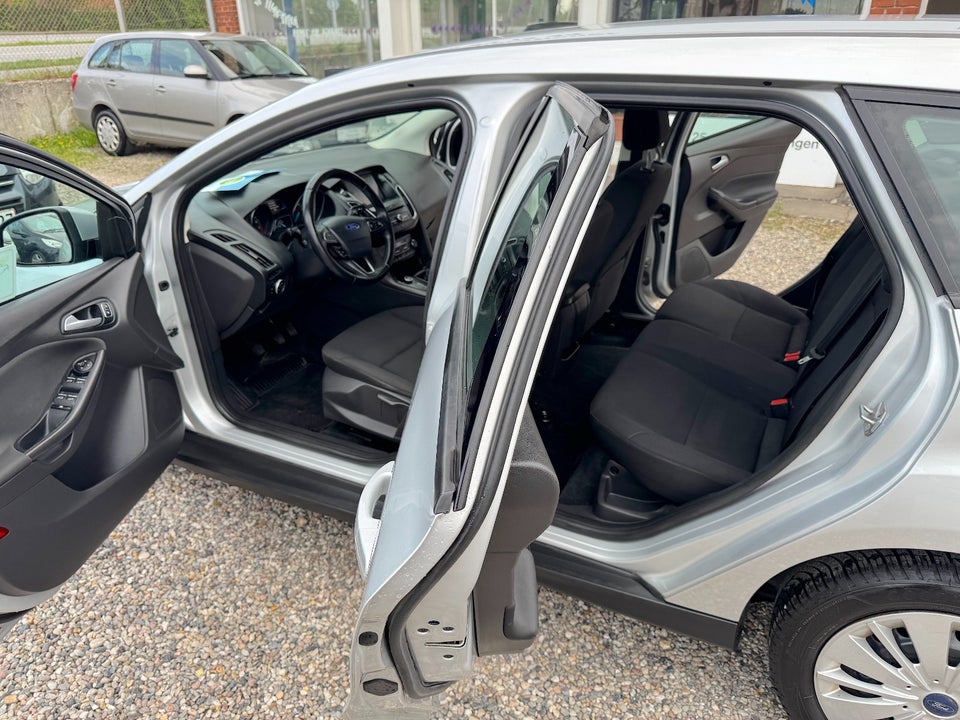 Ford Focus 1,0 SCTi 125 Business stc. 5d