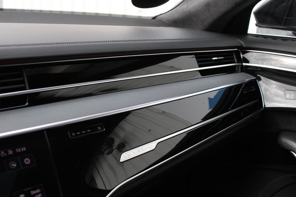 Audi A8 60 TFSi e quattro Tiptr. 4d
