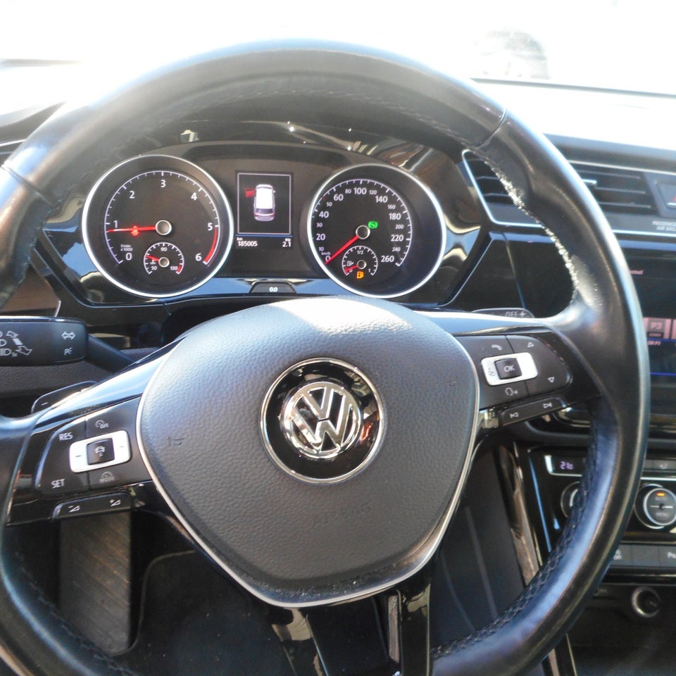 VW Touran 1,6 TDi 115 Highline DSG 7prs 5d