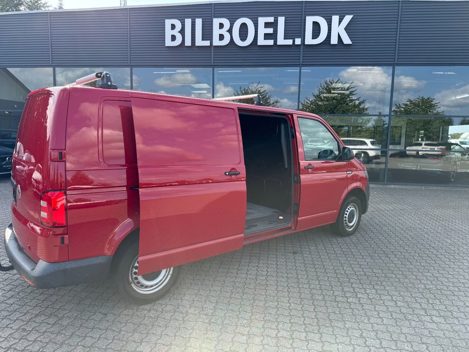 VW Transporter 2,0 TDi 150 Kassevogn DSG lang