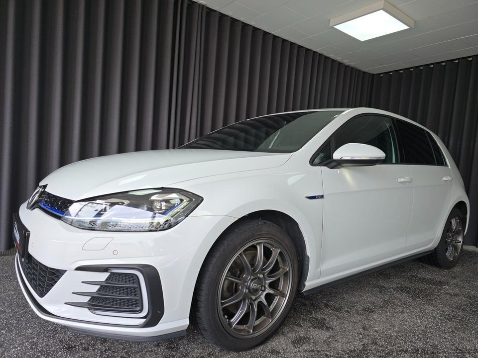 VW Golf VII 1,4 GTE DSG 5d