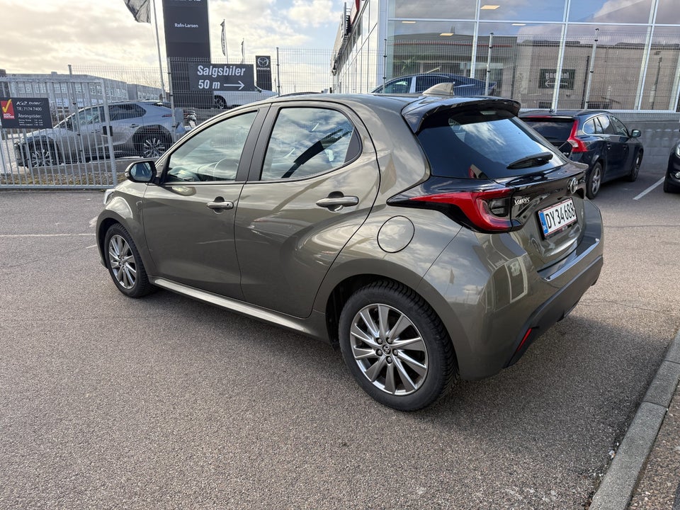 Toyota Yaris 1,5 Hybrid Active Tech+ Design e-CVT 5d