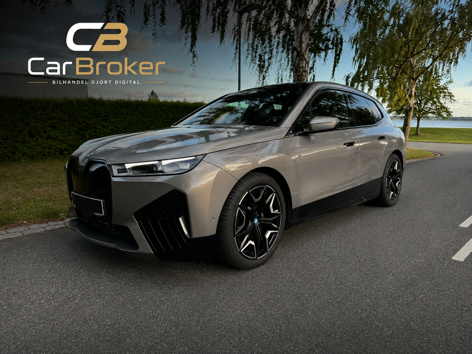 BMW iX xDrive40 Fully Charged Sport 5d