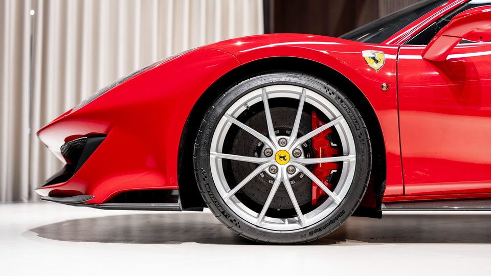 Ferrari 488 Pista 3,9 DCT 2d