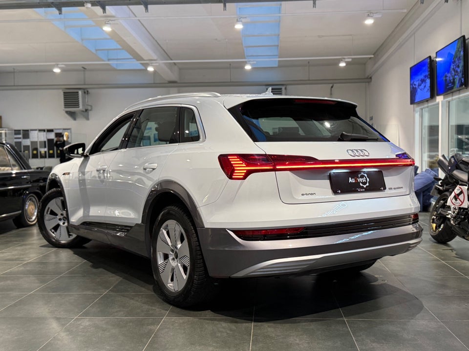 Audi e-tron 55 quattro 5d