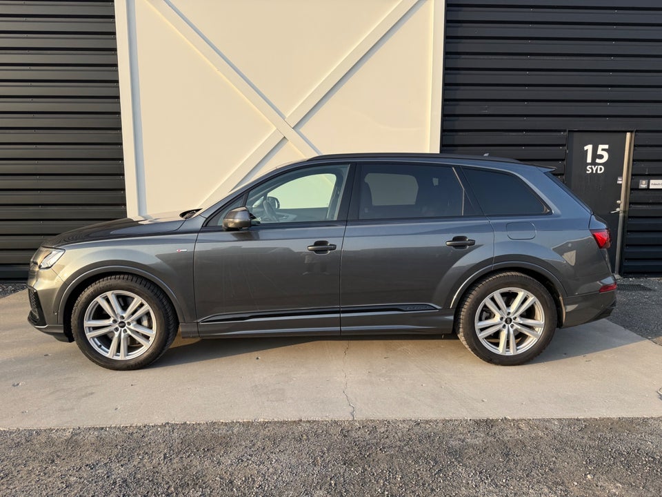 Audi Q7 55 TFSi e S-line quattro Tiptr. 5d