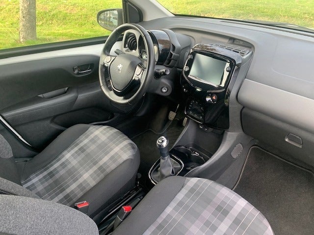 Peugeot 108 1,0 e-VTi 72 Infinity 5d