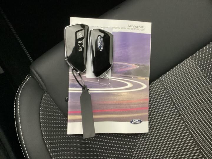 Ford Explorer 79 Premium Extended Range AWD 5d