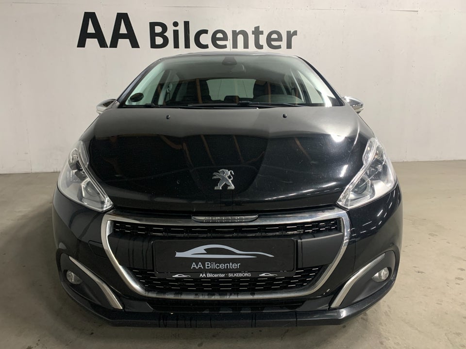 Peugeot 208 1,5 BlueHDi 100 Signature Sky 5d