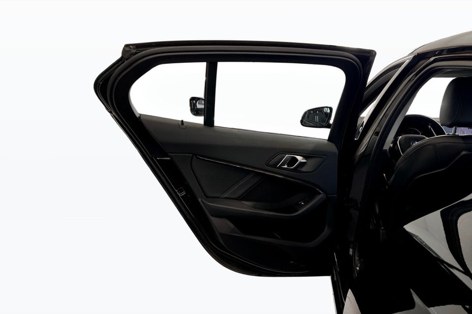 BMW 118i 1,5 Sport Line aut. 5d