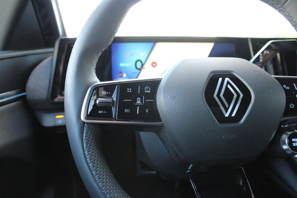 Renault Megane E-Tech 60 Techno 5d