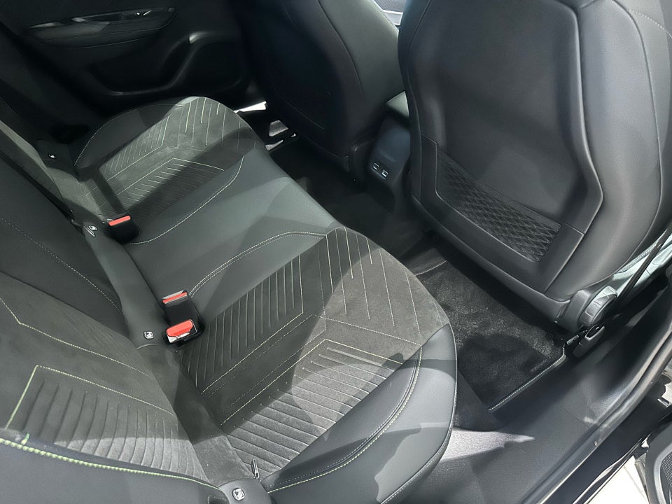 Peugeot e-2008 54 GT 5d