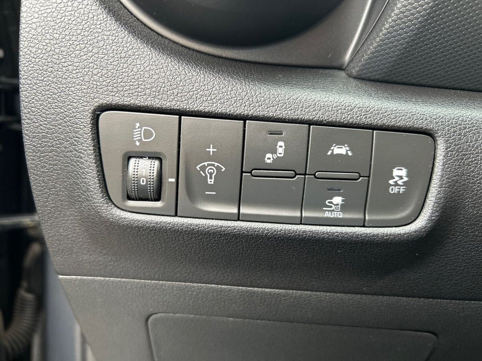 Hyundai Kona 64 EV Essential 5d
