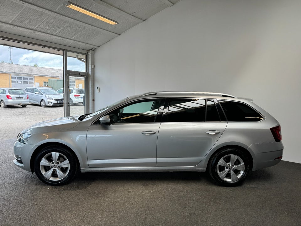 Skoda Octavia 1,6 TDi 115 Style Combi DSG 5d