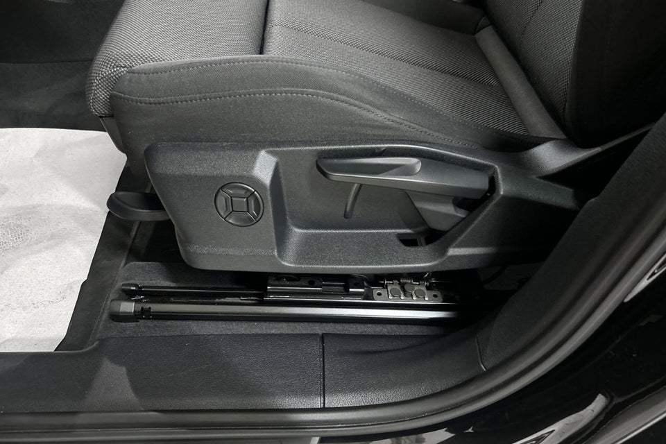 Audi Q3 45 TFSi e Attitude plus S-tr. 5d