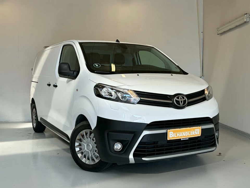 Toyota ProAce 2,0 D 122 Medium Comfort Master aut. 5d